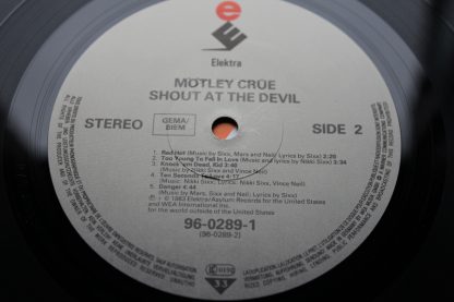 Motley Crue Shout At The Devil4